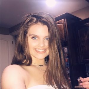 Meet your Posher, Chloe